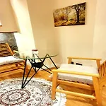 Centerscape - Studio By Dion